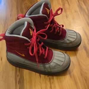 Nike Woodside 2 High Top ACG Boots